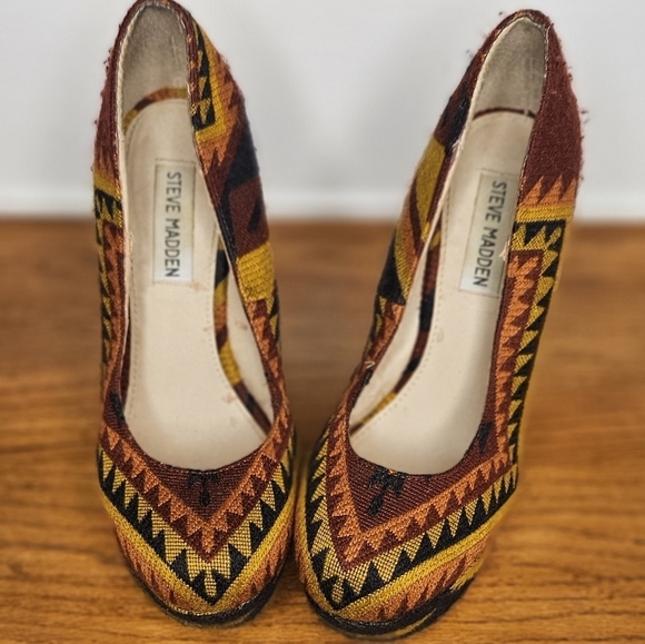 Womens Steve Madden size 7 Pammy Aztec Wedges - Picture 4 of 7